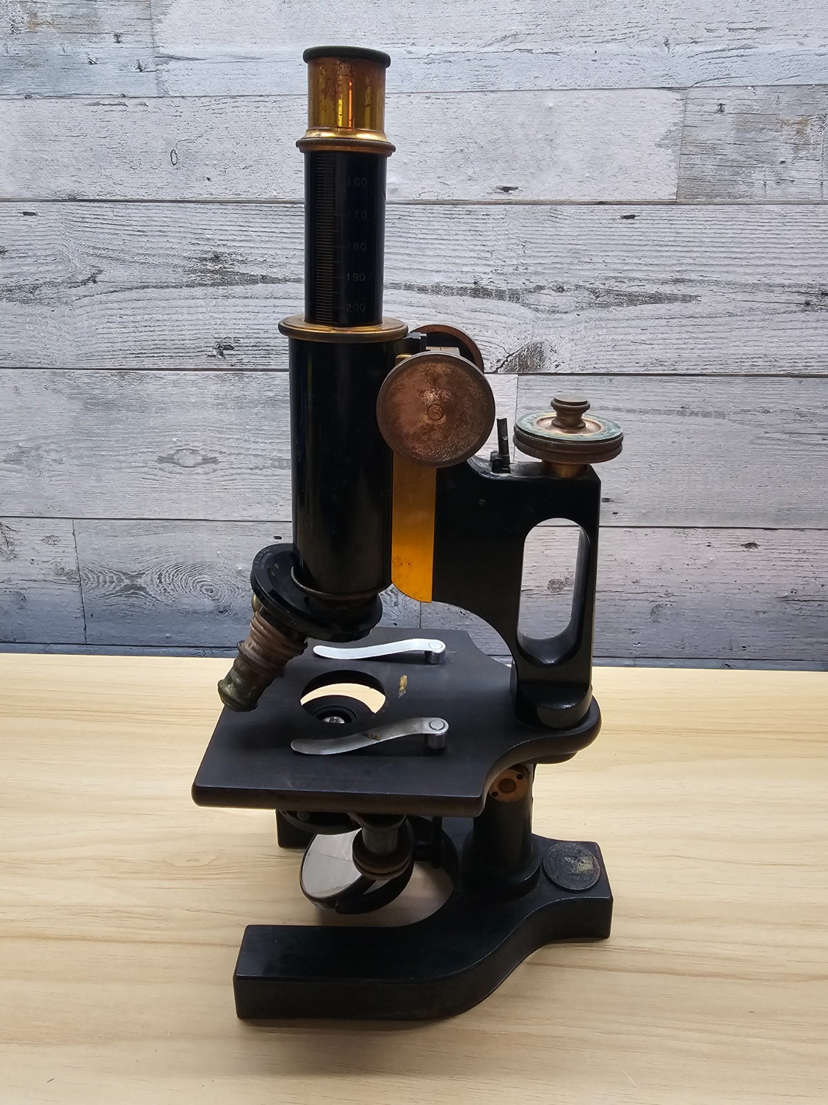 ANTIQUE BAUSCH & LOMB MICROSCOPE AND OPTICS – W/ ORIG. WOODEN CASE – 1908