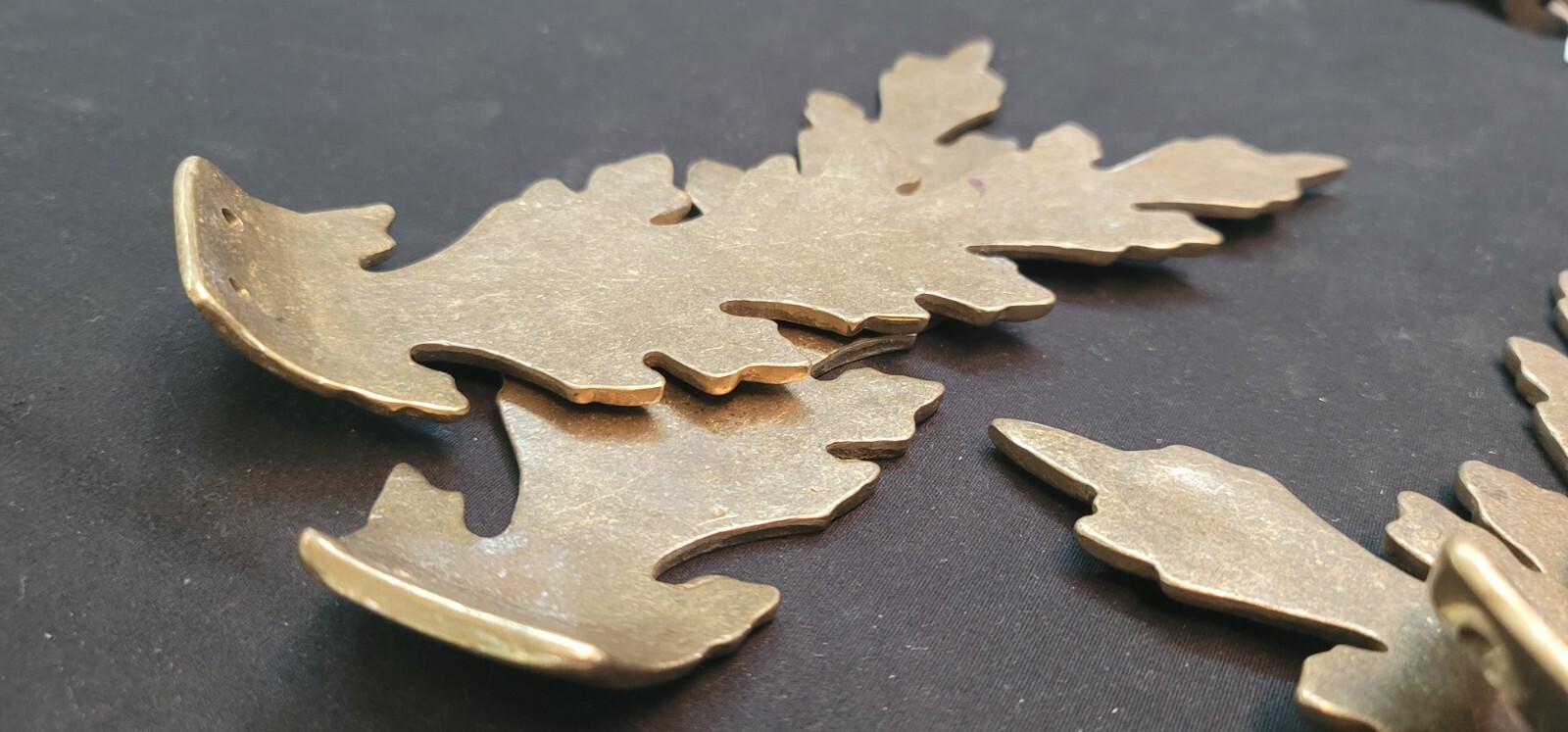 6 Solid Brass Leaf Design Drapery Tie Backs 8 3/8″ x 2 5/8″ GS00564