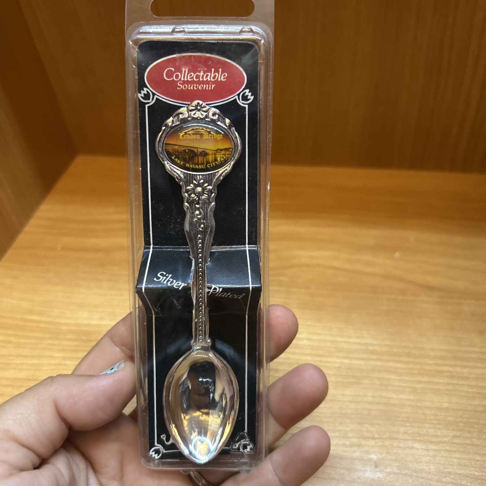 VINTAGE! ” LONDON BRIDGE ” ENGLAND/LAKE HAVASU A.Z. COLLECTIBLE SOUVENIR SPOON