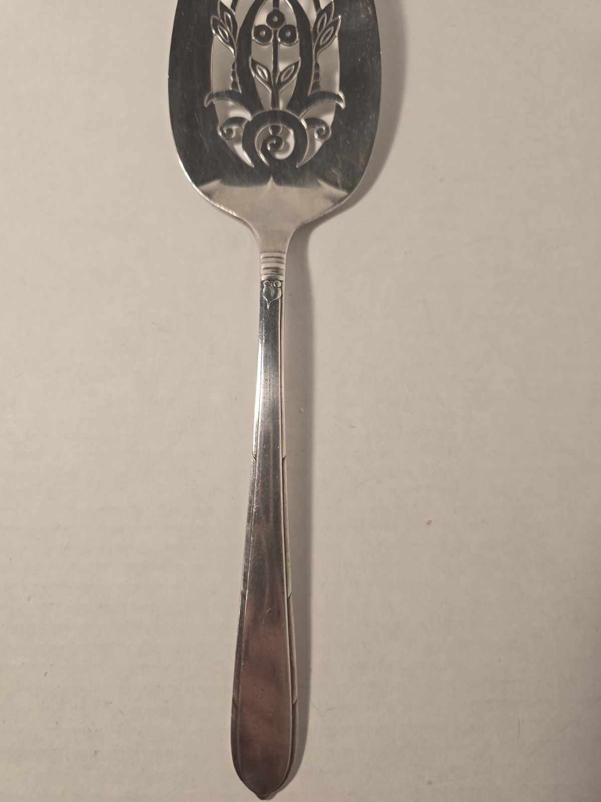 Antique Pierced Pie / Cake Server Berkley Square Silverplate 1935 Oneida Silver