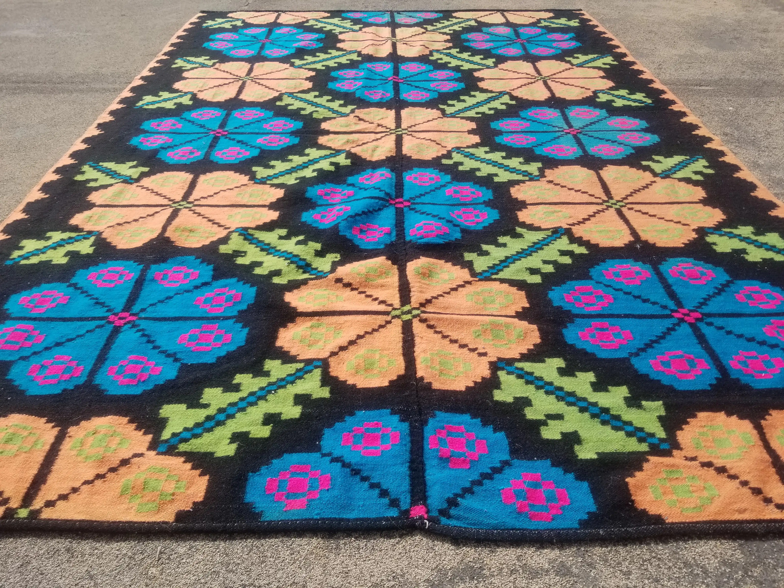 Vintage Traditional Handmade Romanian-style Wool Blue Kilim 6.11×4.9ft