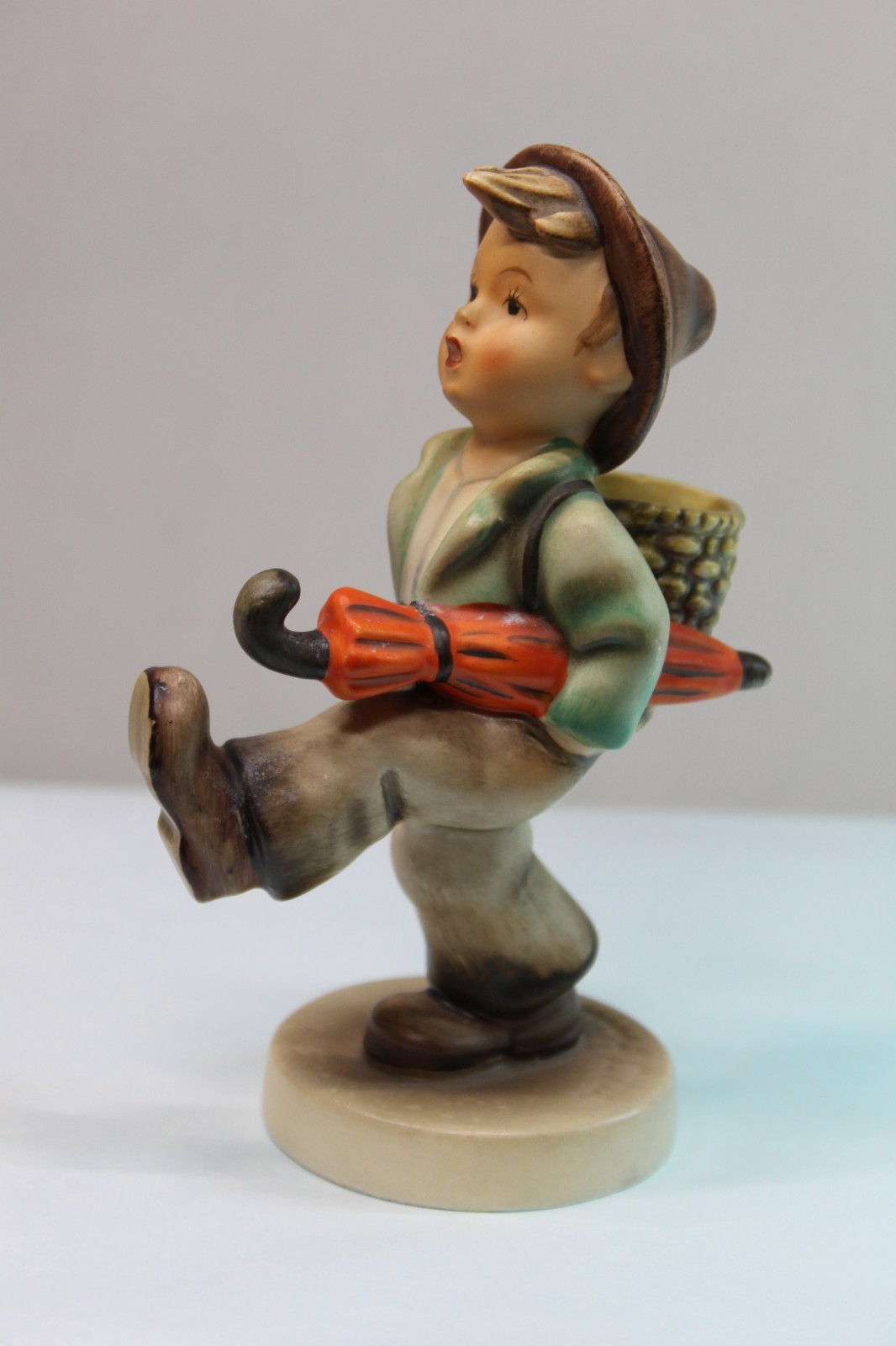 Hummel Goebel 5″ “Globe Trotter” Collectible Porcelain Figurine #79, TMK-2