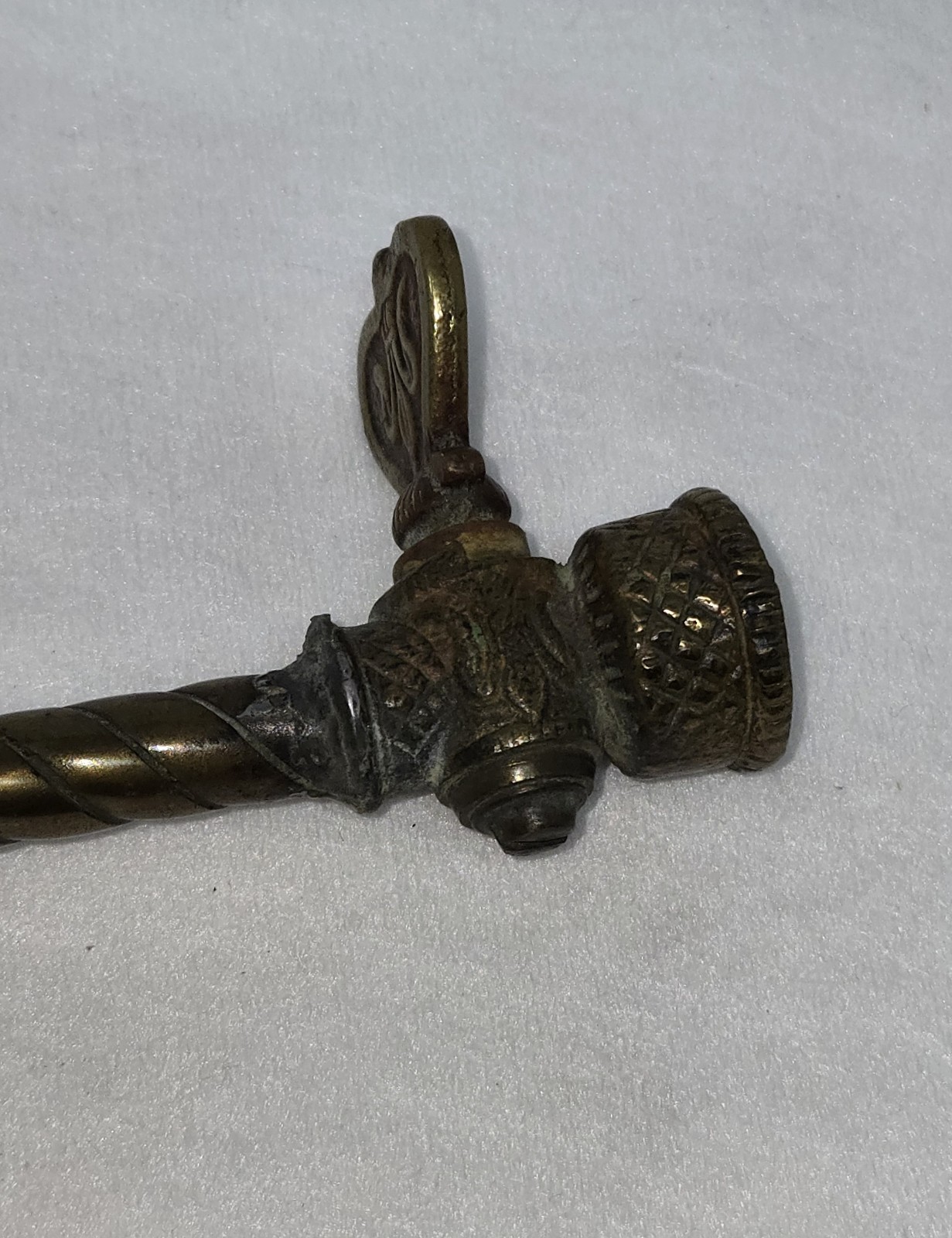 ANTIQUE VICTORIAN-ERA BRASS GAS LIGHT FIXTURE ARM WALL SCONCE TWISTED DESIGN