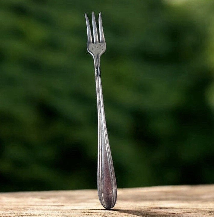 Vtg R Wallace & Sons Art Deco Era Pickle Fork – Circa 1920s-30s – 6”