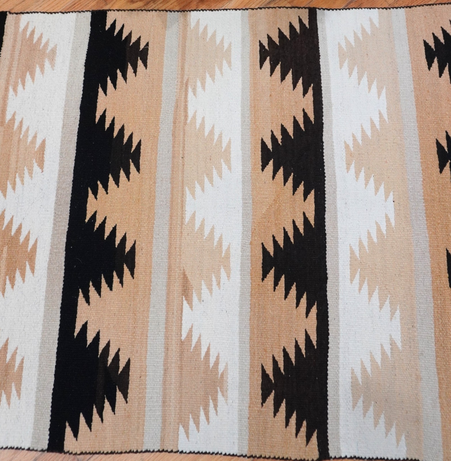Antique American Navajo 100% Wool Hand Woven Rug 2’10” x 4’3″