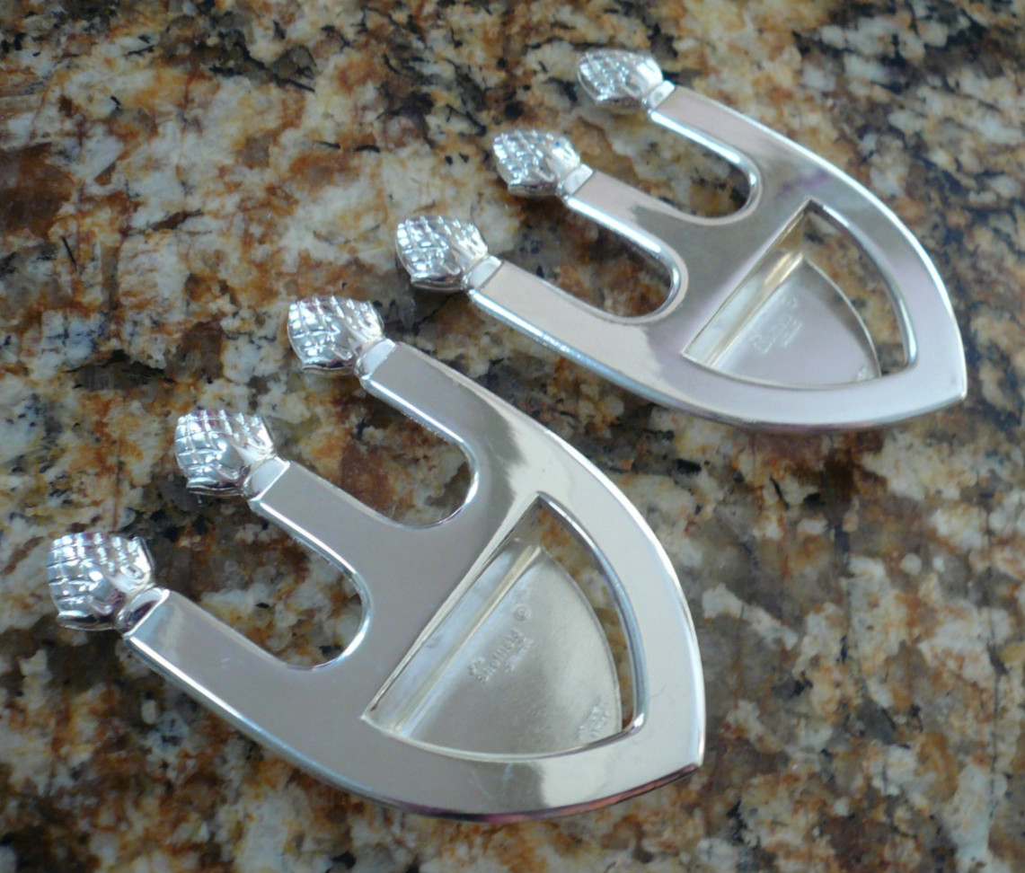 The Sheffield Silver Co 2 Trident Casserole Spoon Rests Artichoke Tips Italy