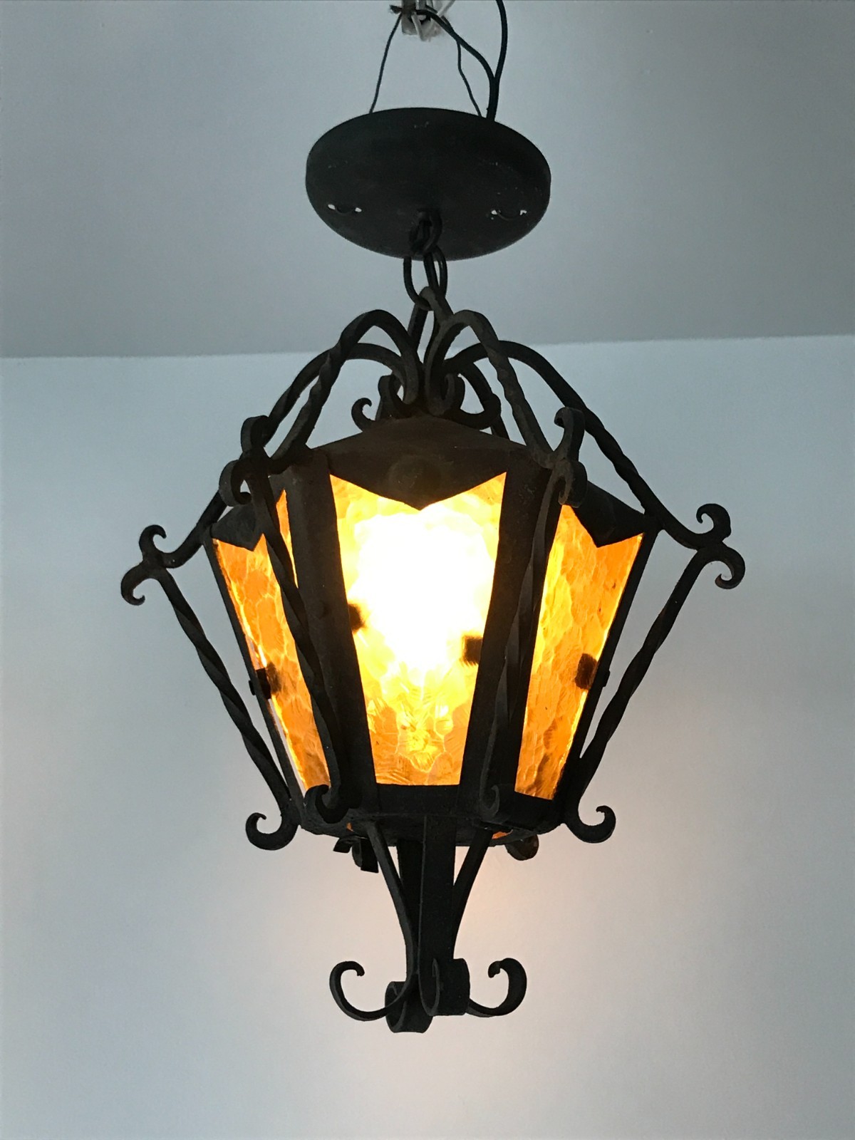 VTG Wrought Iron & Steel Textured Amber Glass Ceiling Light Fixture Old 936-26B