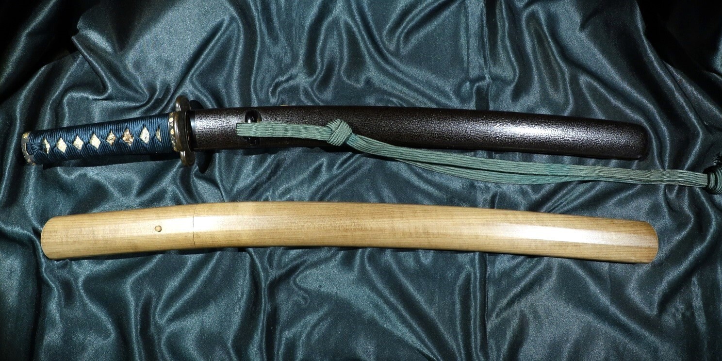 17 C. A BROAD SHINTO HIRAZUKURI WAKIZASHI KANEFUSA NBTHK Japanese Samurai Sword
