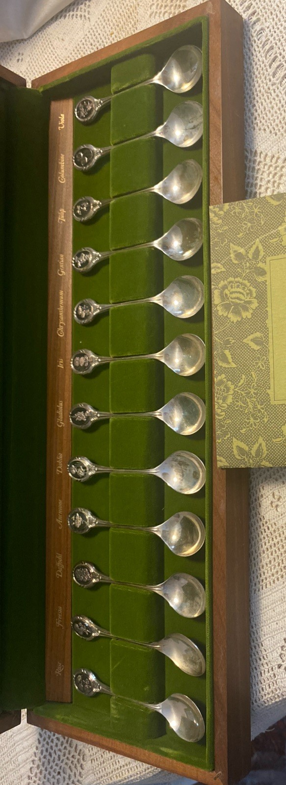 12 Sterling Silver Flower Spoons Royal Horticulture Society Great Britain & Case