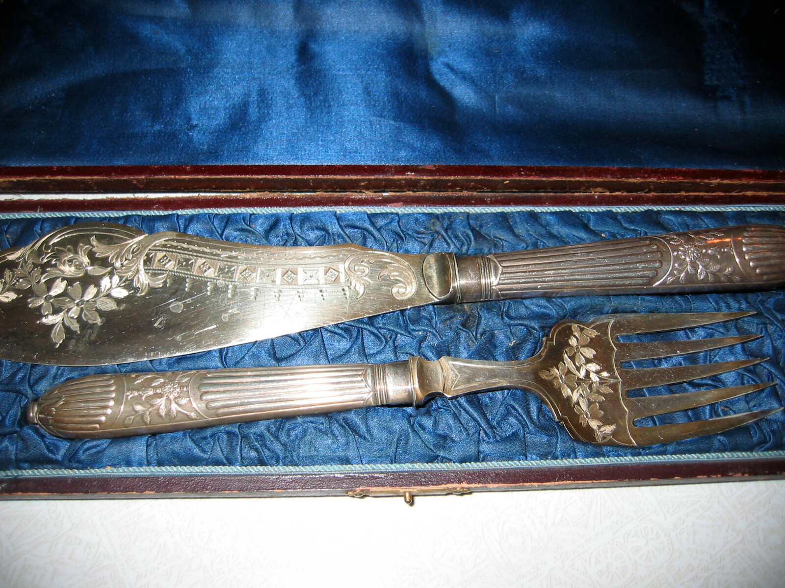 Victorian Fish OR Cake Server – GORGEOUS ANTIQUE COLLECTIBLE in original box.