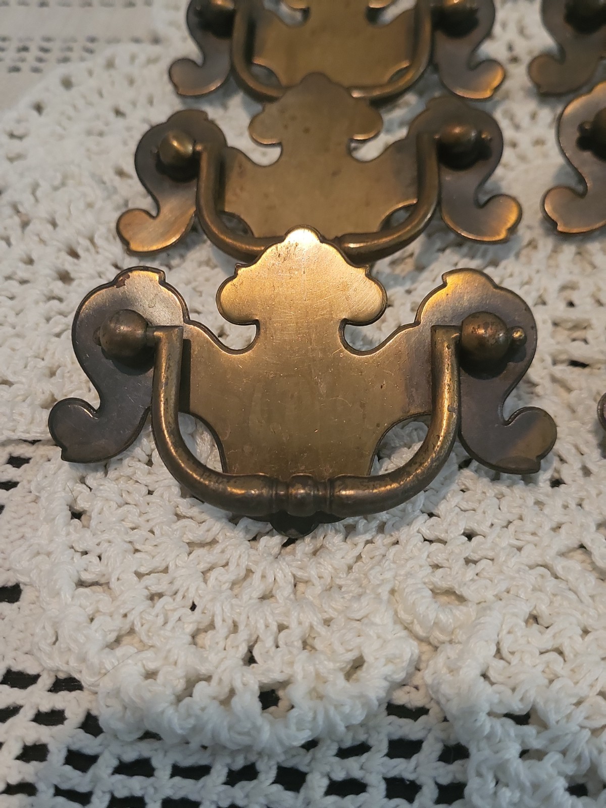 Vtg Brass Hardware Colonial Chippendale drawer Nail Pull handle Lot Of 8 Read