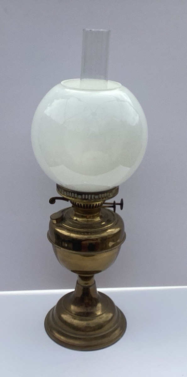 Antique Veritas Brass Duplex Oil Lamp Glass Globe Shade & Chimney – 20.5″ Tall
