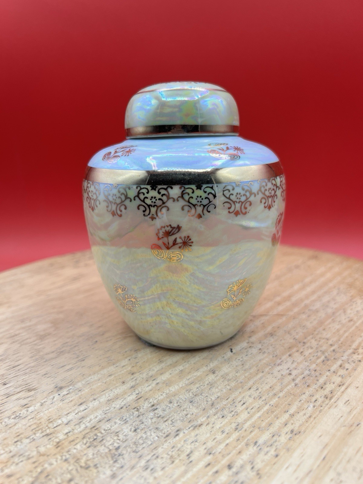 Vintage Kudo Toki Iridescent Ginger Jar/urn