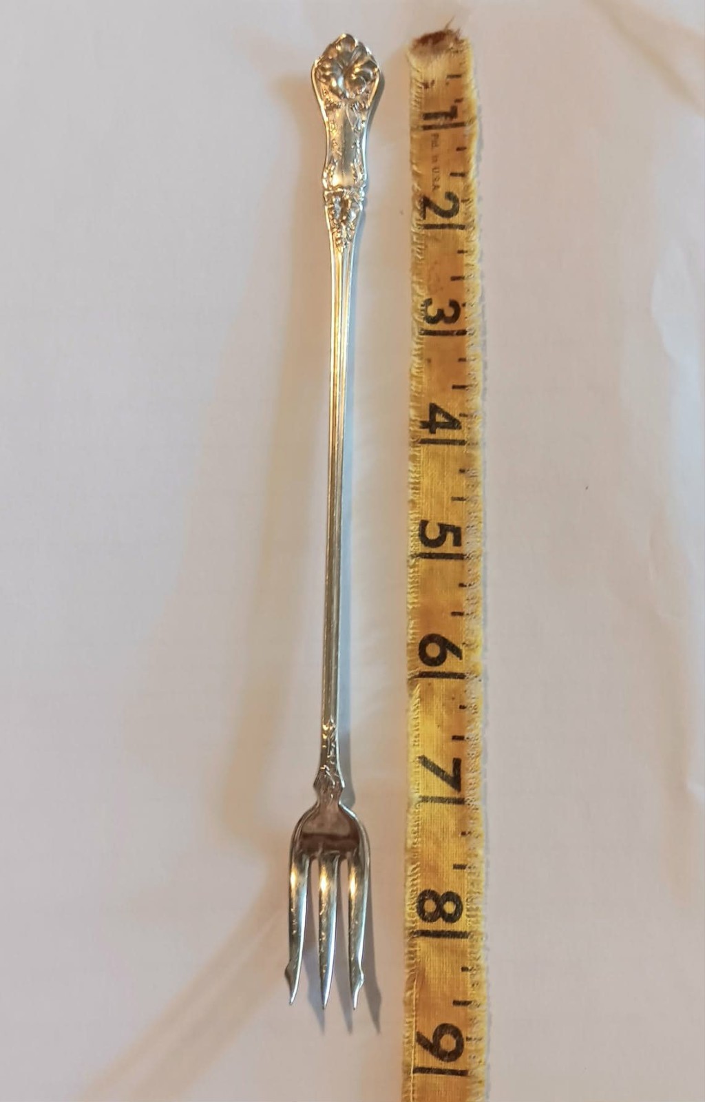 WM Rogers Silver Plate Long Handled Pickle Fork w/Floral Pattern Marked Aurora