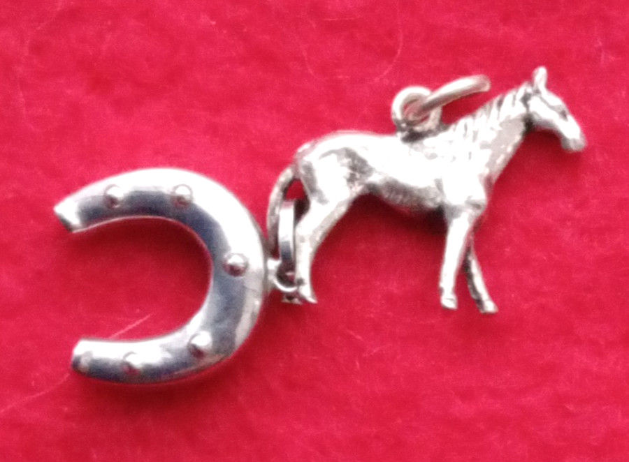 1960s-80s VINTAGE SILVER BRACELET CHARM HORSE & LUCKY HORSESHOE. CH3-10