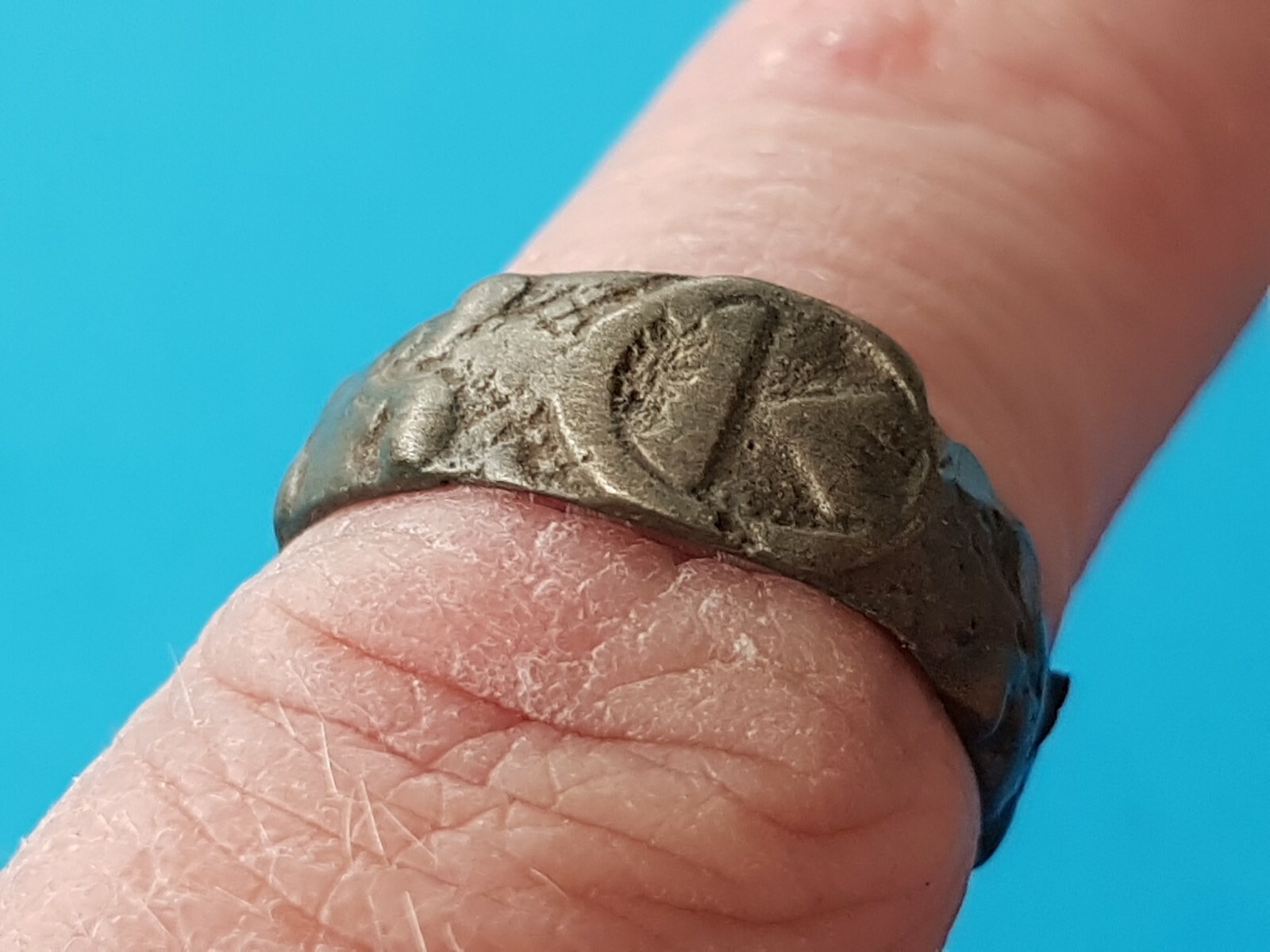 Very rare intact beautiful Post Med. bronze ring. Please read description. L155w