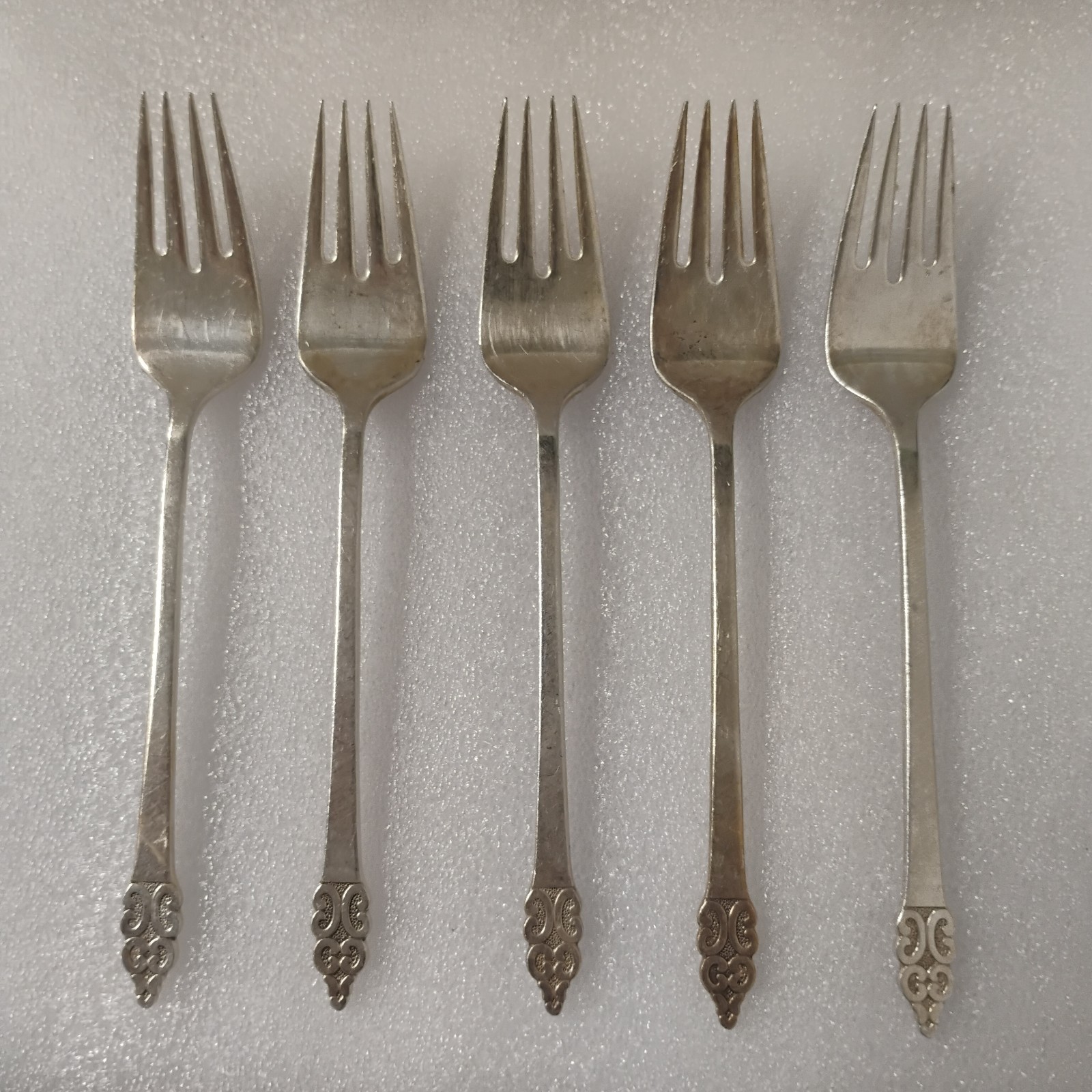 Lot Of 5 International Silver Triumph Inlaid Deep Silver Plate 7″ Forks 1968