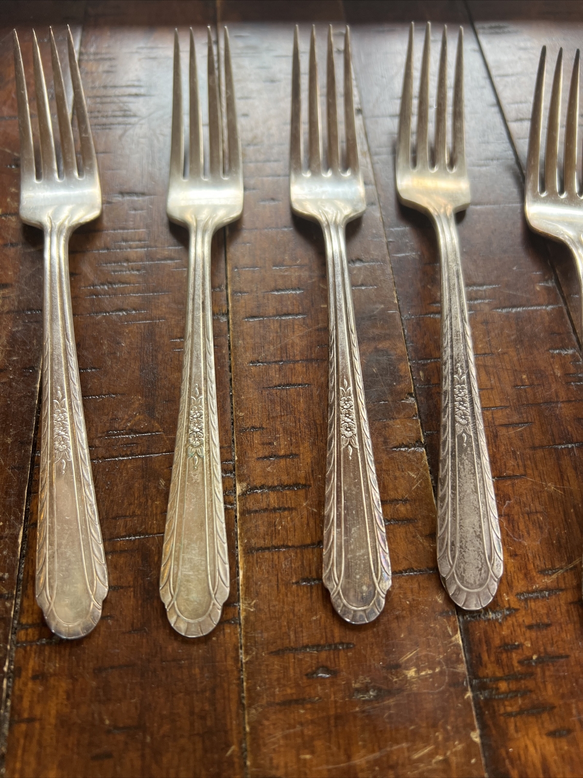 Holmes & Tuttle MFG. Co. Silverware Wentworth Silverplate Forks Knives 9 Pc