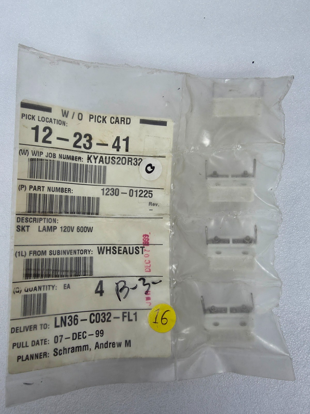 1230-01225 SKT LAMP 120V 600W Applied Materials AMAT
