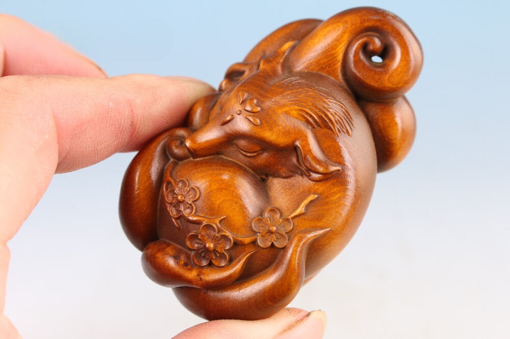 Japanese chinese boxwood hand carved fox Figure statue netsuke collectable gift