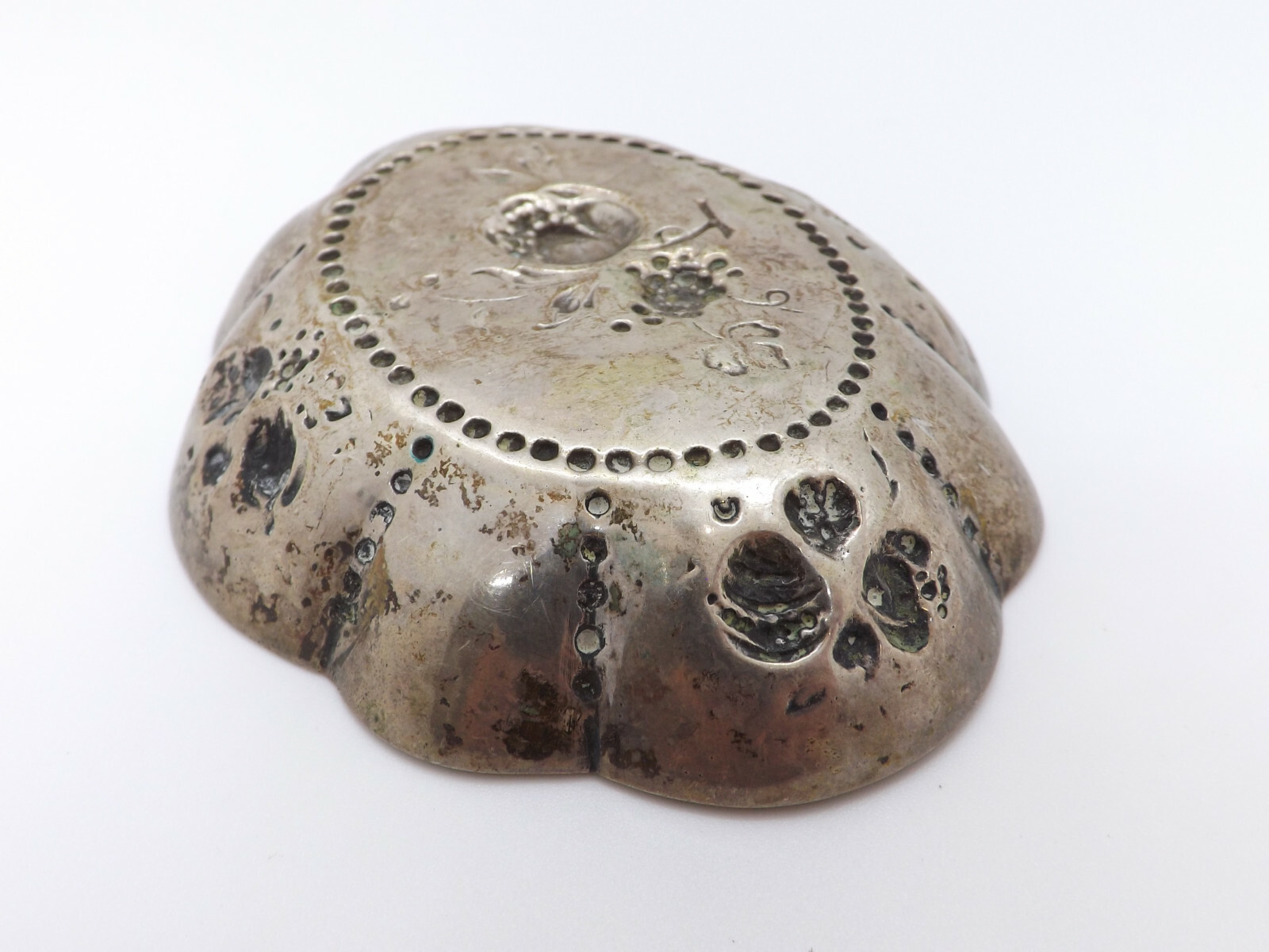 Vintage 800 Silver Repousse Nut Dish Floral & Fruit motif, Carl Hoff Sweden 1942