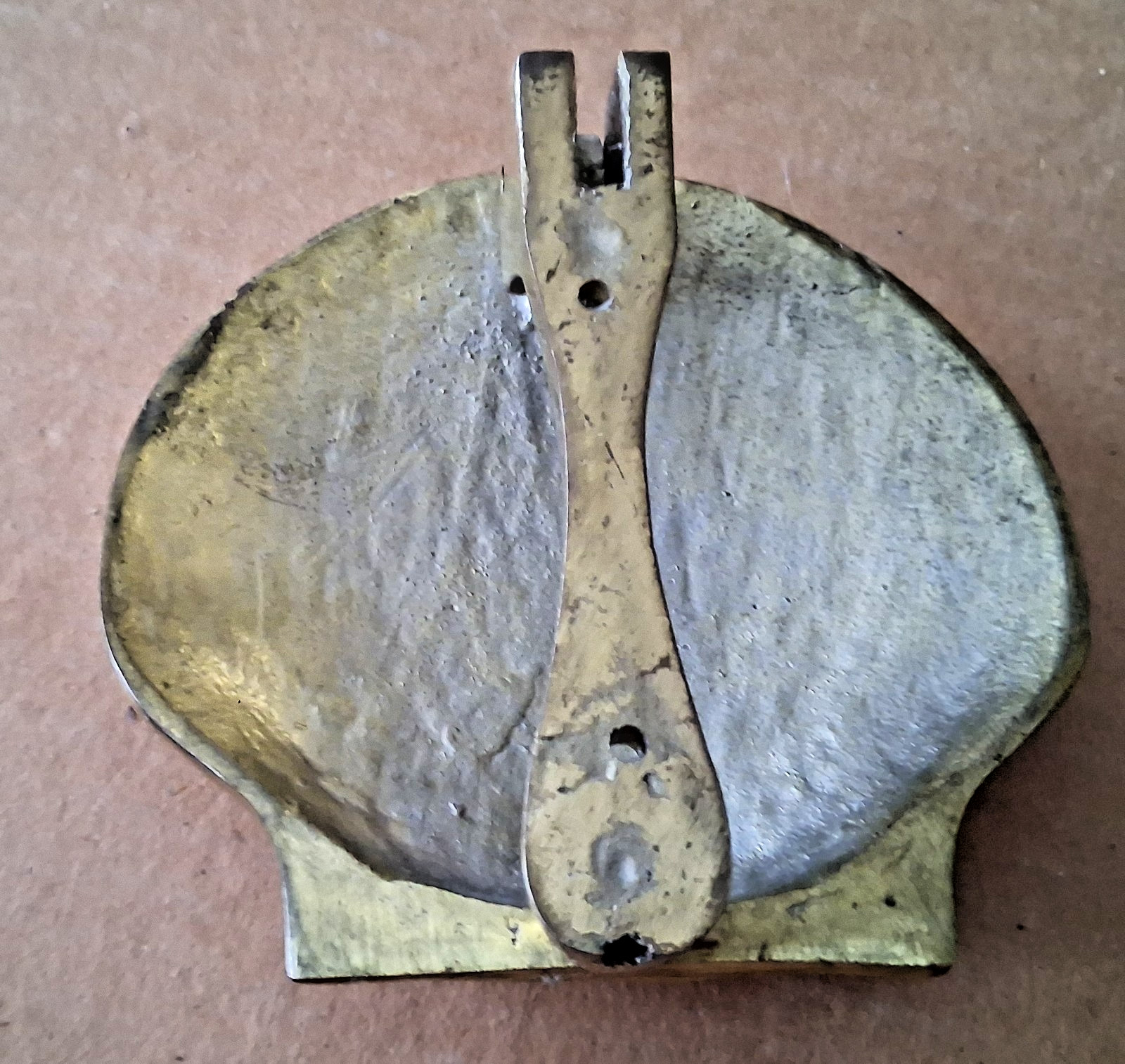 TRUE VINTAGE SOLID BRASS SCALLOP SEASHELL DOOR KNOCKER – HEAVY 1LB 3.9 OZ