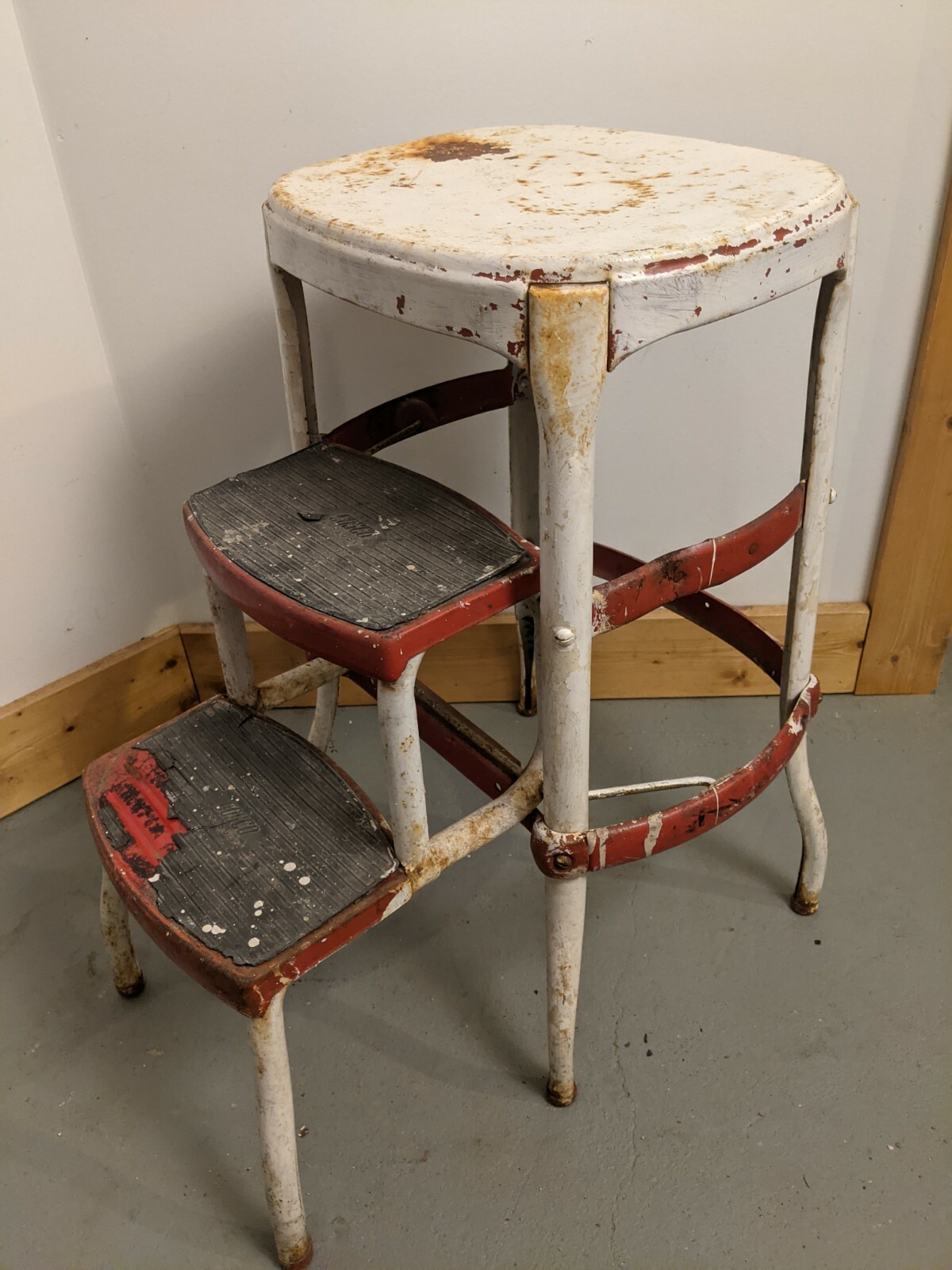 Vintage Cosco Red & White Kitchen Step Stool Ladder Seat w/ fold out Steps