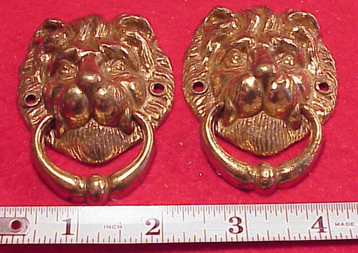 Vintage 2 LION HEAD BRASS 2 1/8in X 2 3/4in CHEST DRESSER BOX TRUNK HANDLE PULL