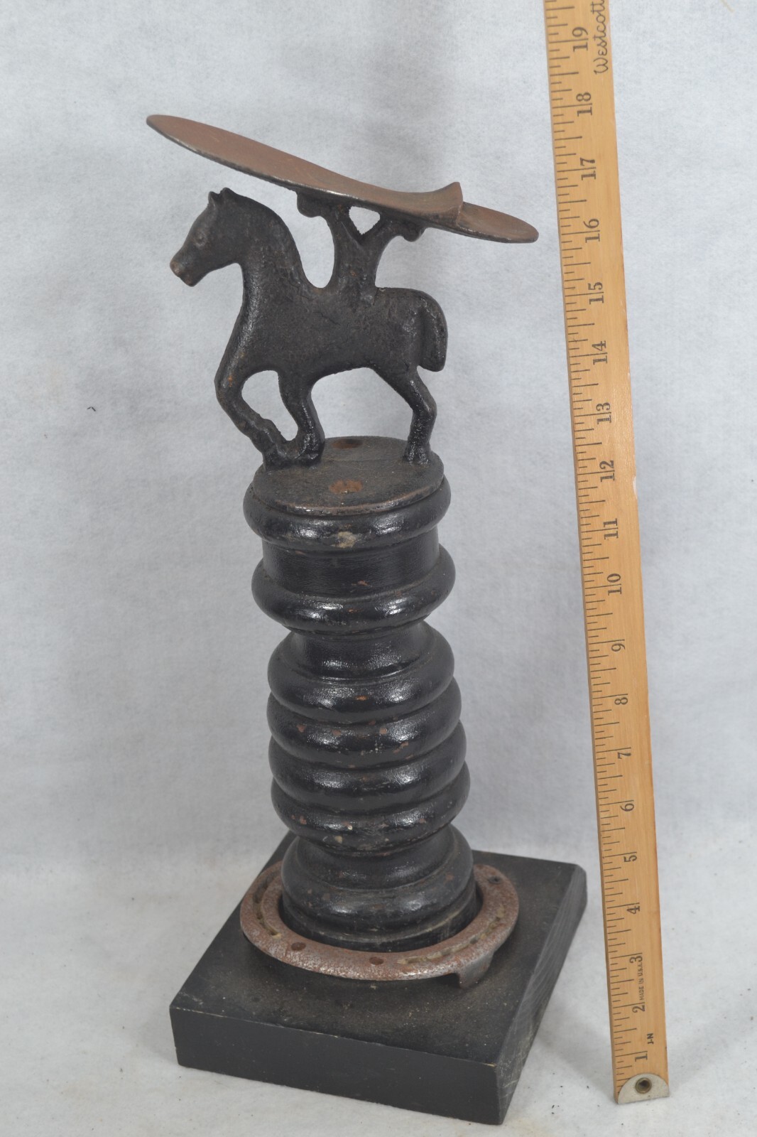 antique horse top shoe shine post 18 in turn wood/iron Victorian 19th original