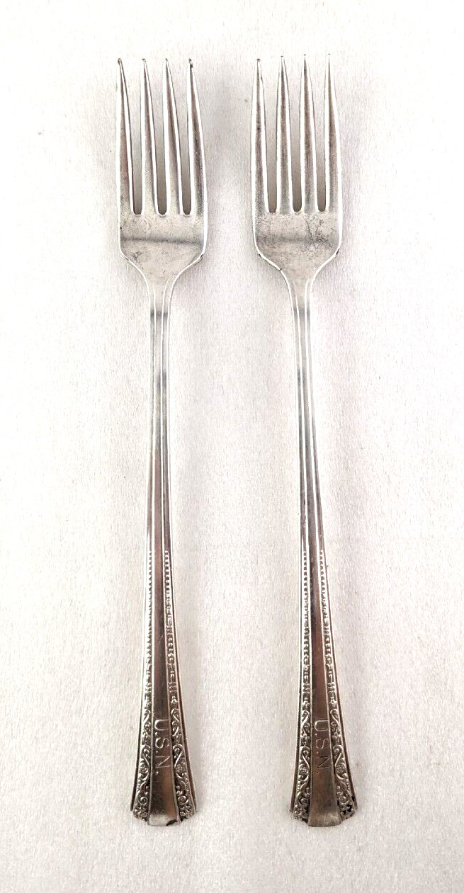 Pair of 1939 US Navy USN Gracious Grille Viande Forks Rogers Bros. 7.5″