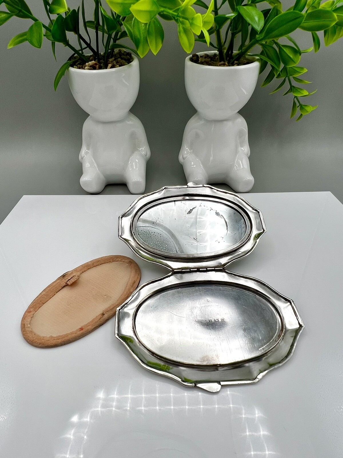 Heavy Vintage 1944 Solid Silver Scalloped Design Compact R.Davis & Co 81.8g