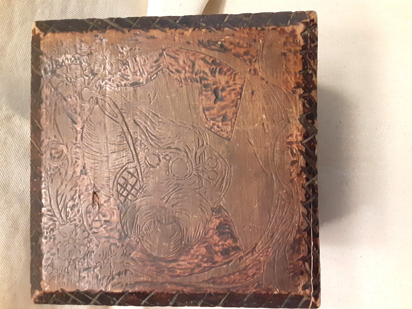 Antique Wood PYROGRAPHY ART COLLARS & CUFFS BOX