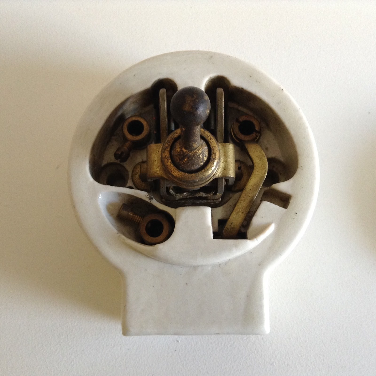 LARGE ANTIQUE ART DECO BRASS & CERAMIC DOLLY LIGHT INDUSTRIAL SWITCH SOCKET
