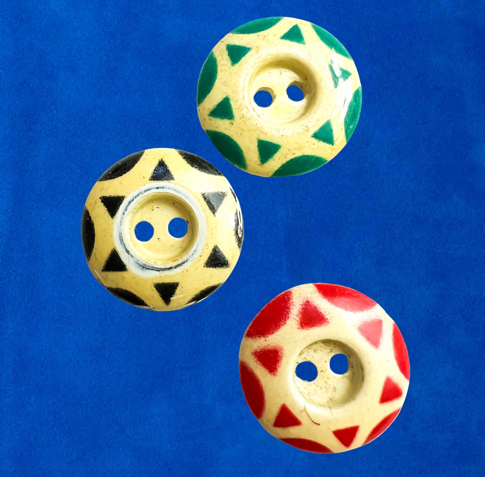 3 Antique Painted Aluminum Buttons Stencil Star Pattern Green Black Red Collect