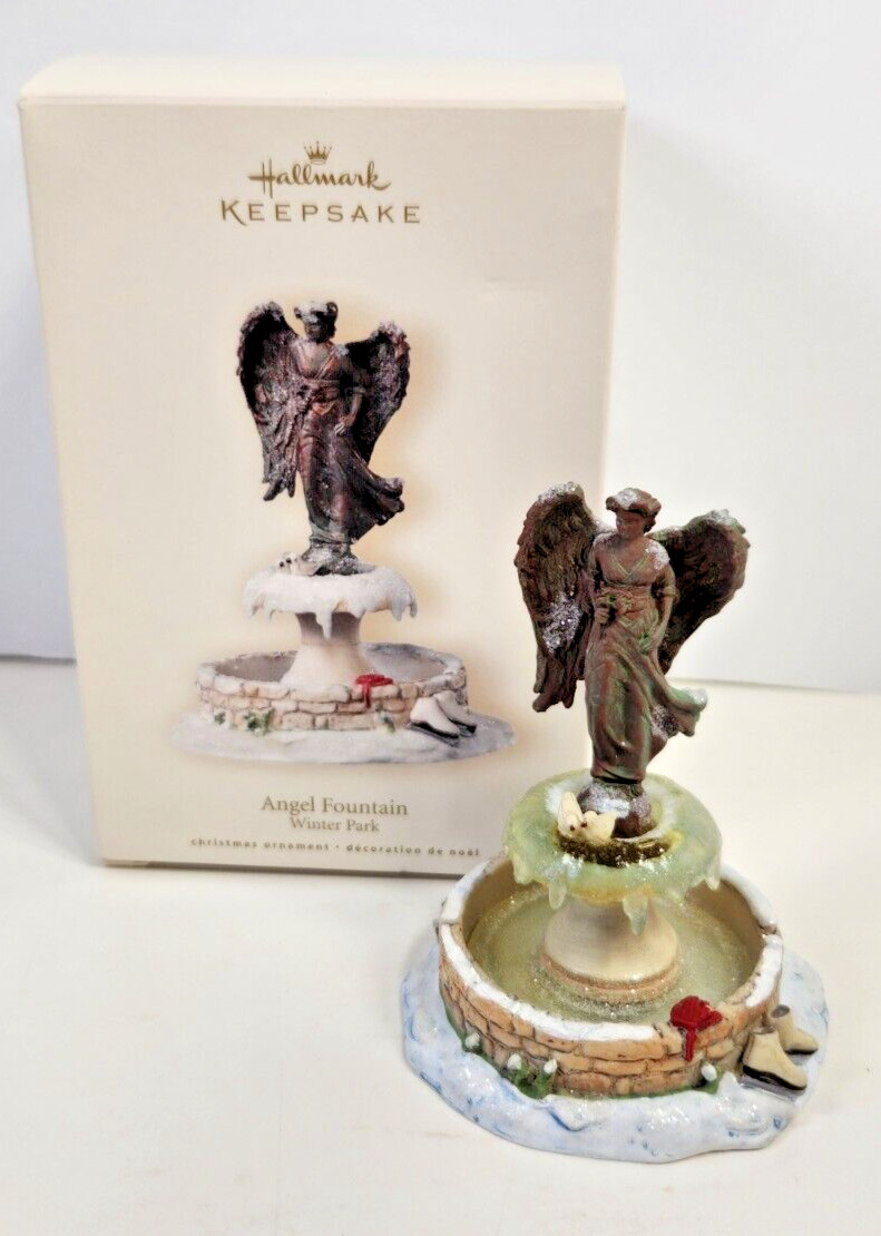 HALLMARK KEEPSAKE WINTER PARK ANGEL FOUNTAIN 2007 QP1219