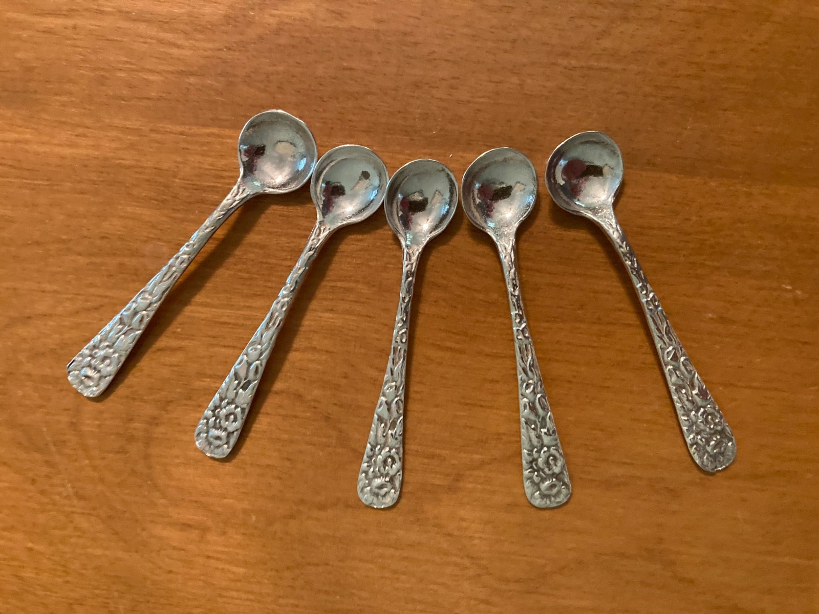5 Repousse style Individual Sterling Salt Spoons 22.6 g No Maker’s Mark