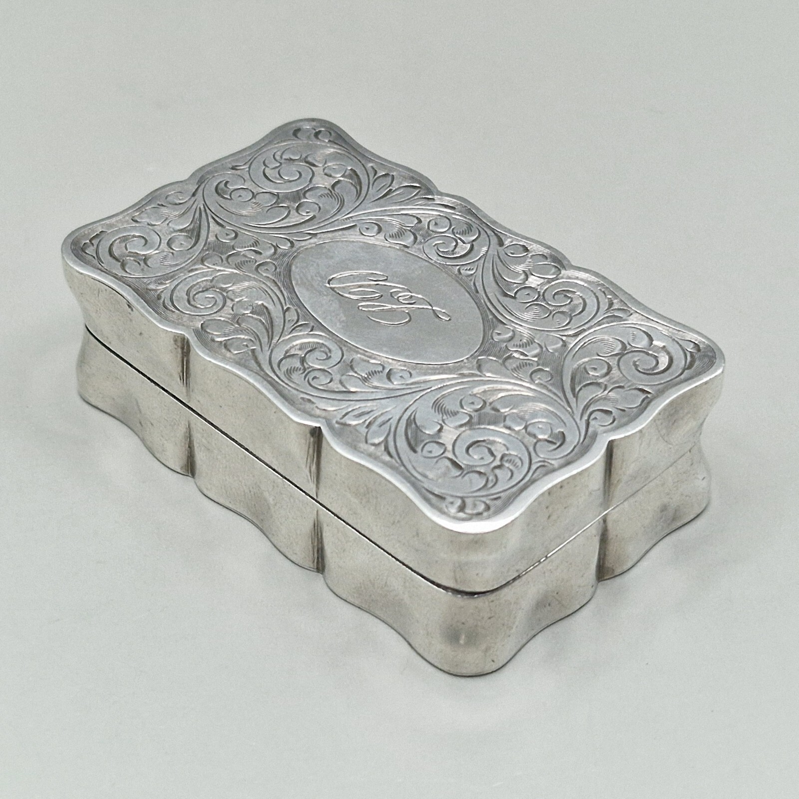 Sterling Silver Rectangular Table Snuff by M Kamin & Co Ltd 1977 Jubilee Mark