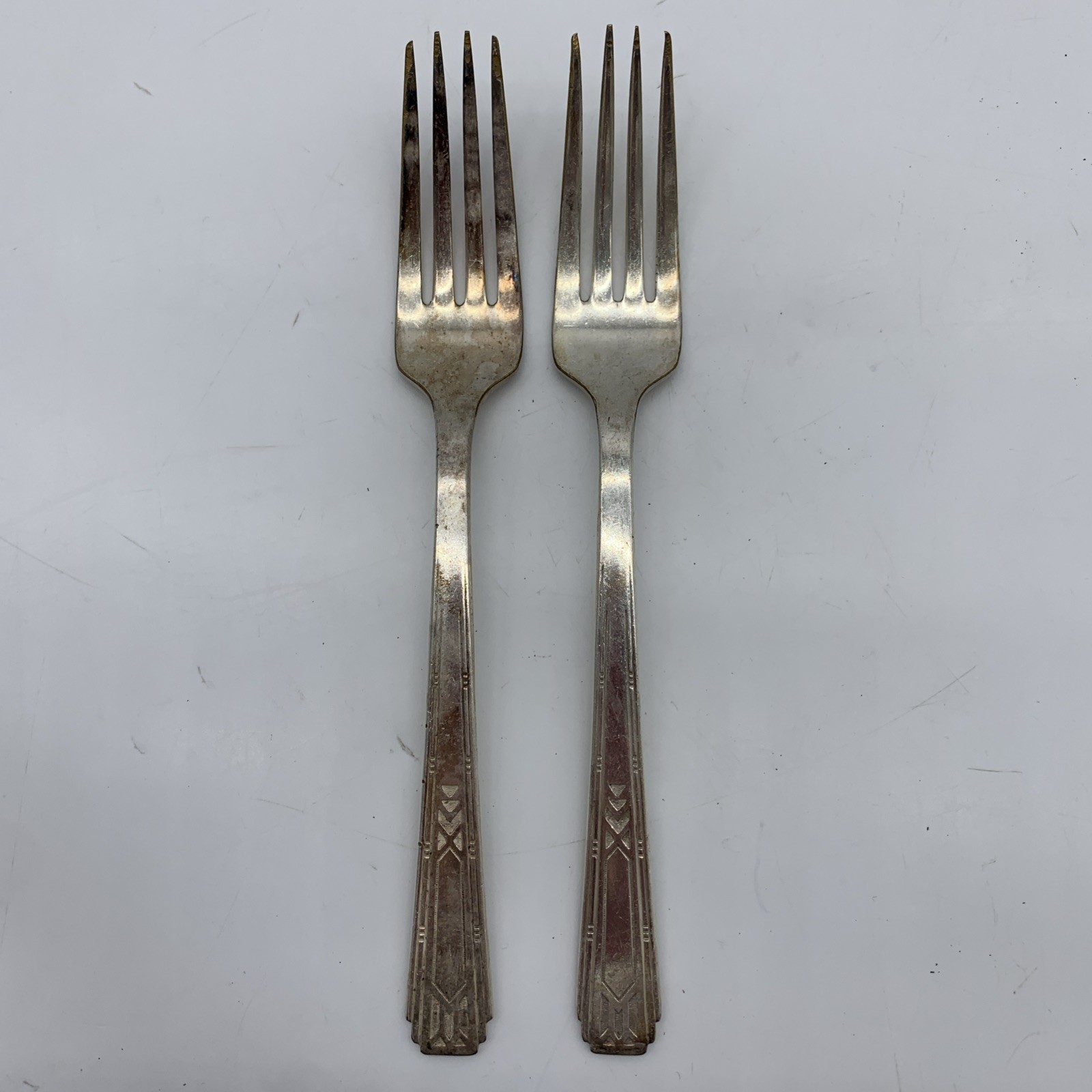 Oneida Community Tudor Plate Dinner Forks Lot 2 Art Deco Friendship Medality VTG