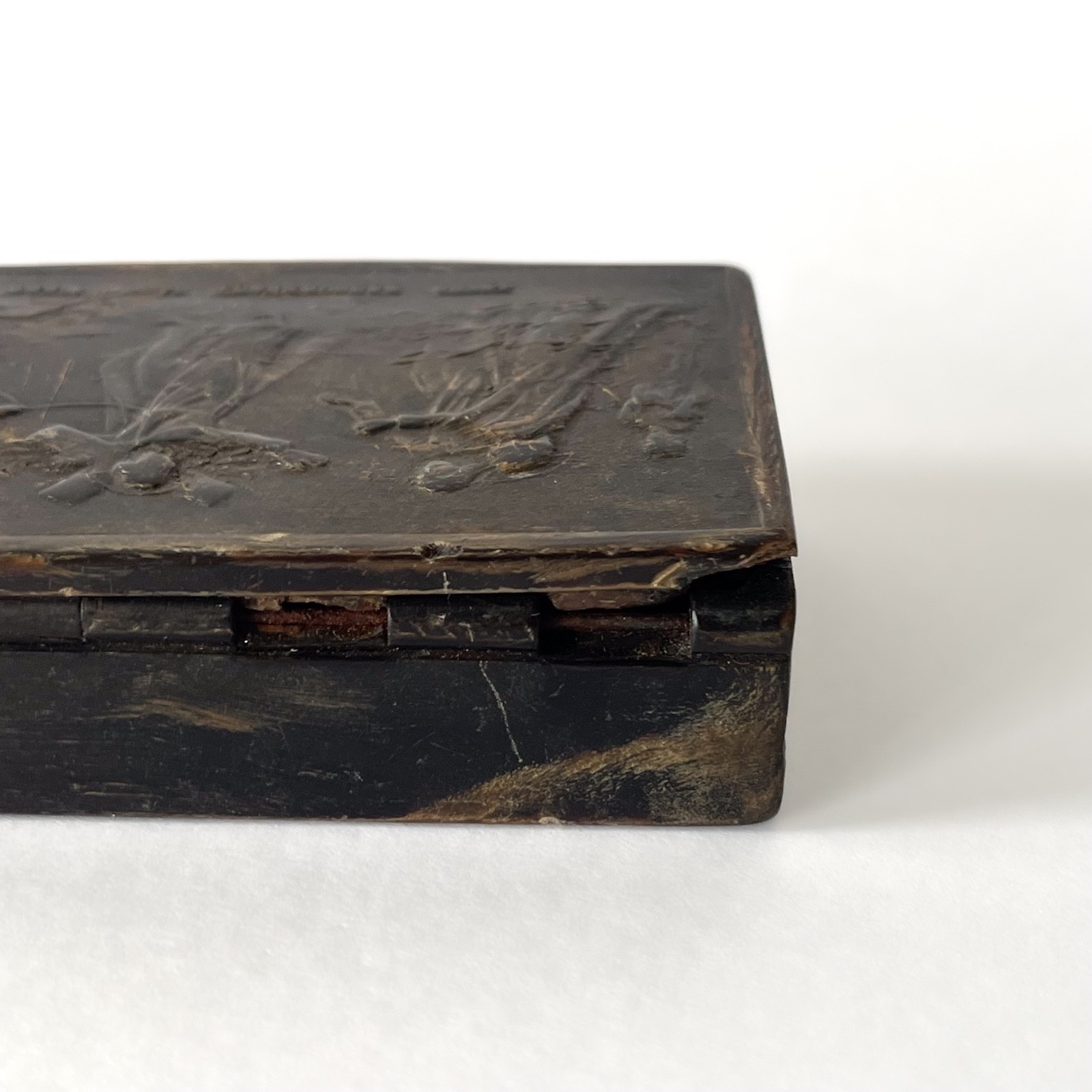 19th Century Carved Horn Snuff Box Religious Scene Jesus Meets His Mother