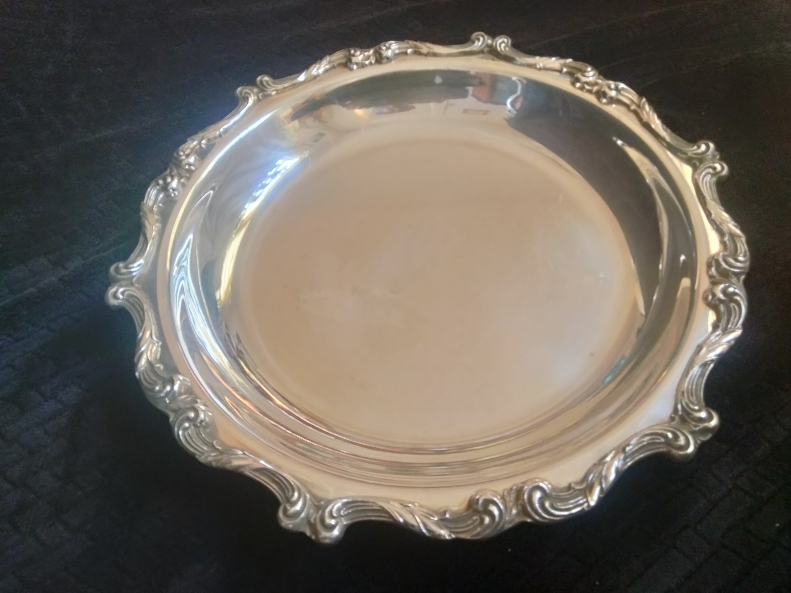 Vtg Wallace SilverPlate La Reine Pattern Buffet Centerpiece 13 7/8” Tray