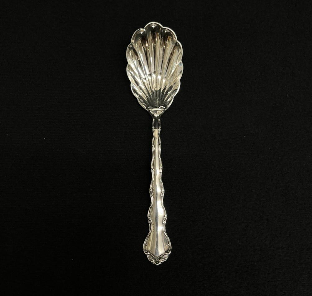 38.5g “Tara” by Reed & Barton Sterling Silver Sugar Shell Spoon 6 1/8″