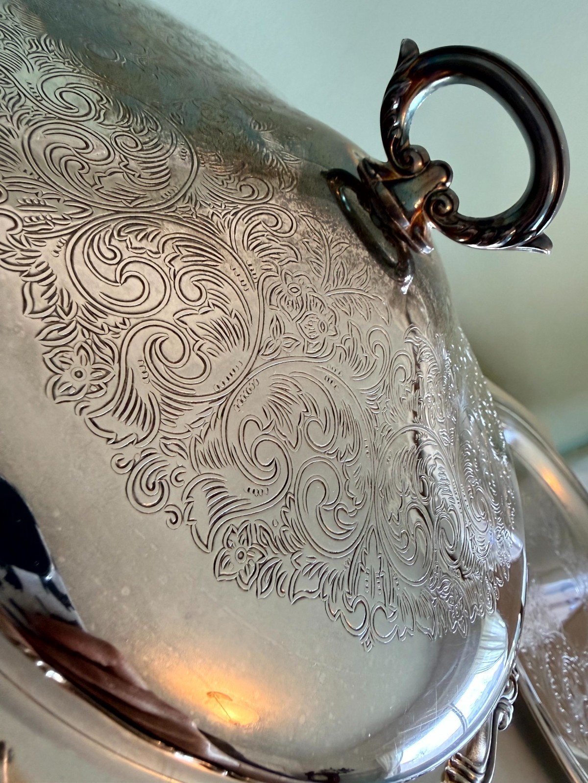 Oneida Silver-Plated William A Rogers Line Serving Bowl With Lid