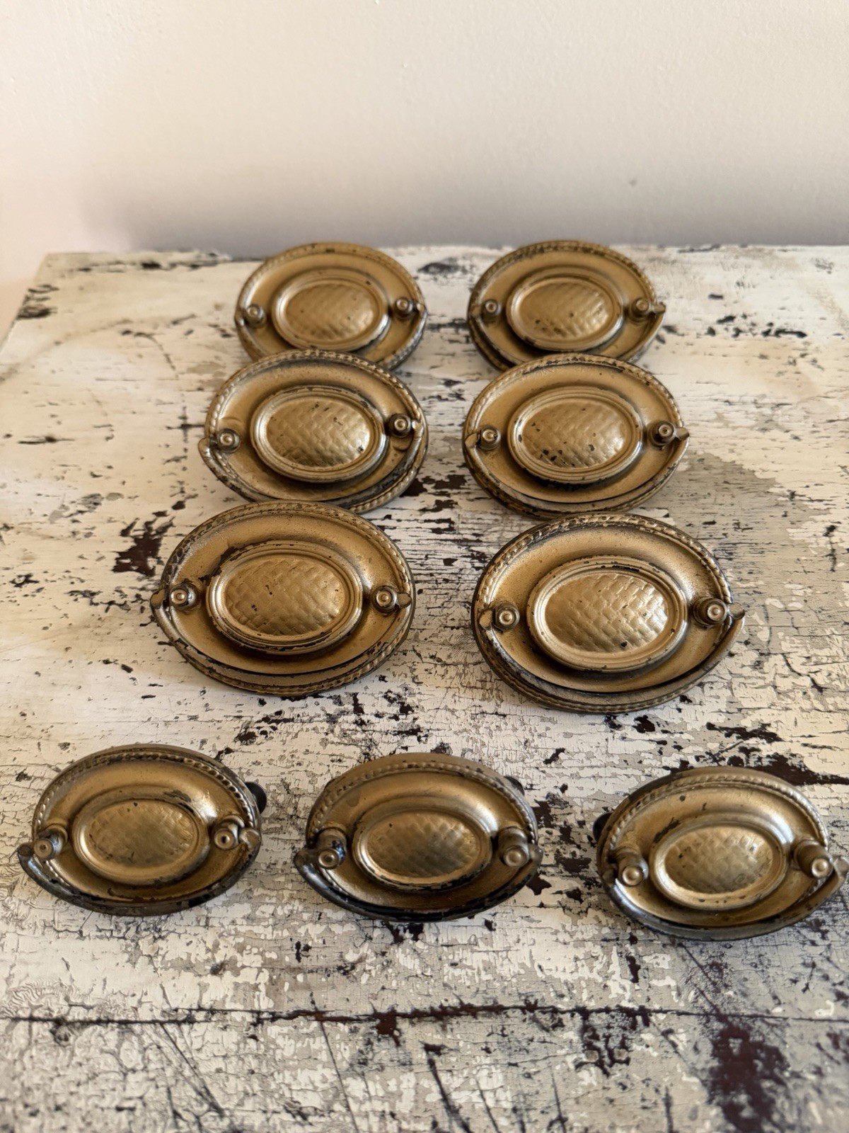 Vintage Oval Hepplewhite Duncan Phyfe Style Metal Drawer Pulls w All/Screws 9