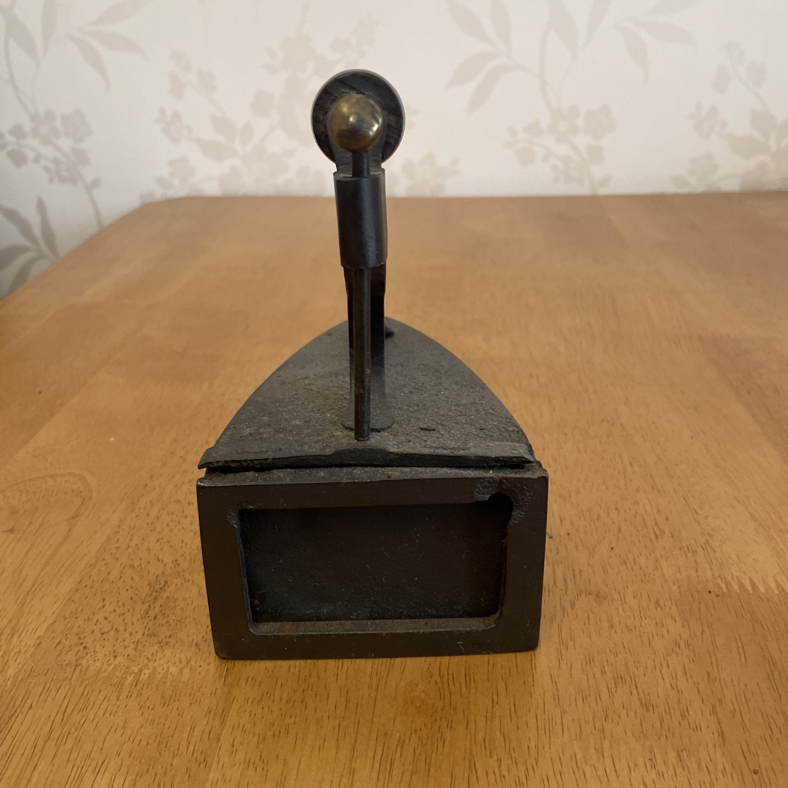 Antique Cast Iron Flat Iron With Insert