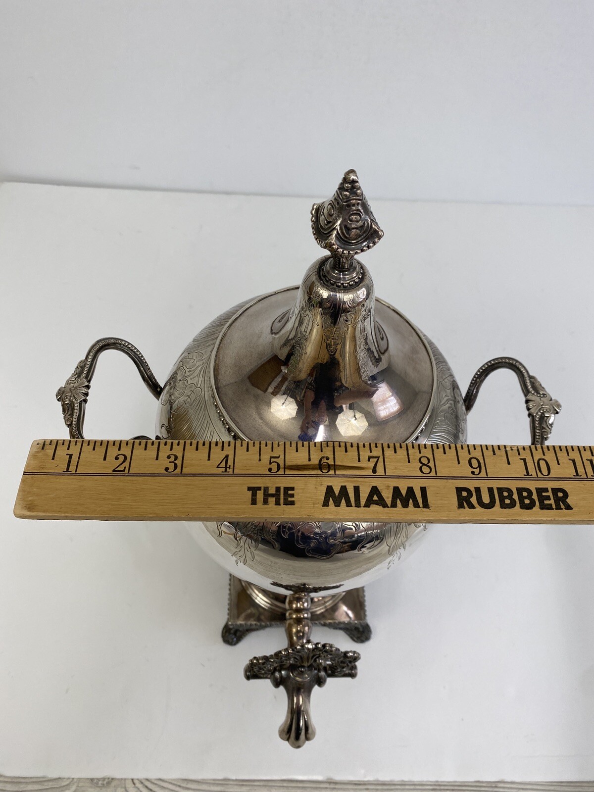 STUNNING VINTAGE SILVER PLATE HOT WATER/COFFEE URN, 20″ TALL Ornate Handles /rw