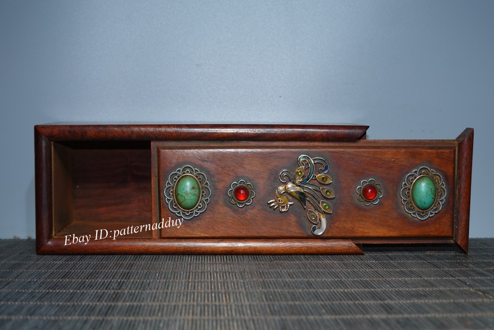 Craft of Inlaid Jewelry Box with Rosewood Colored Shells From The Old Collection