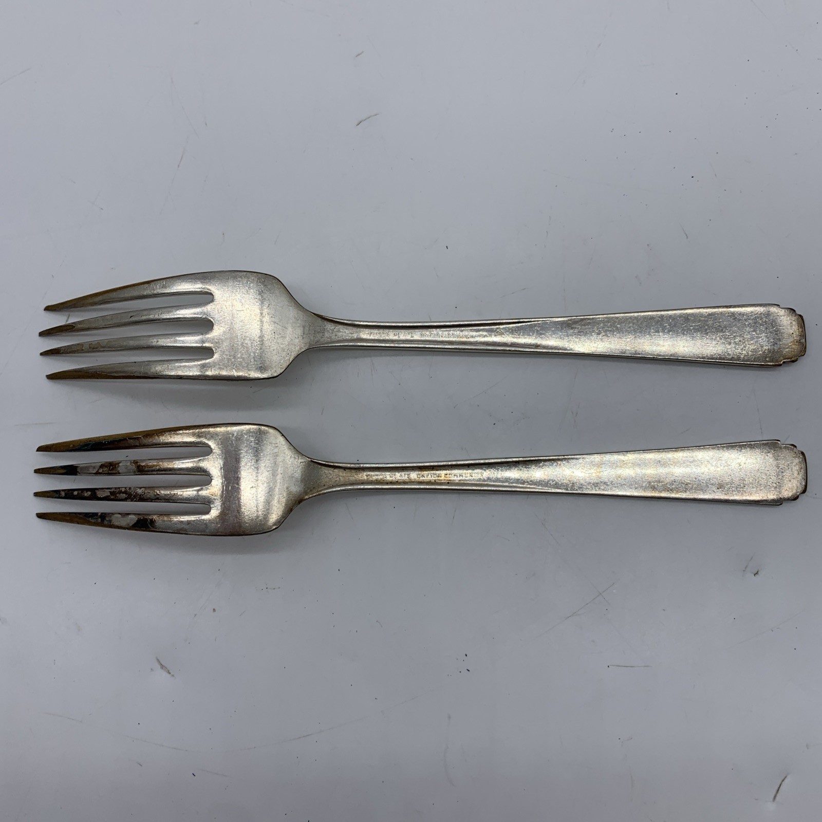 Oneida Community Tudor Plate Dinner Forks Lot 2 Art Deco Friendship Medality VTG