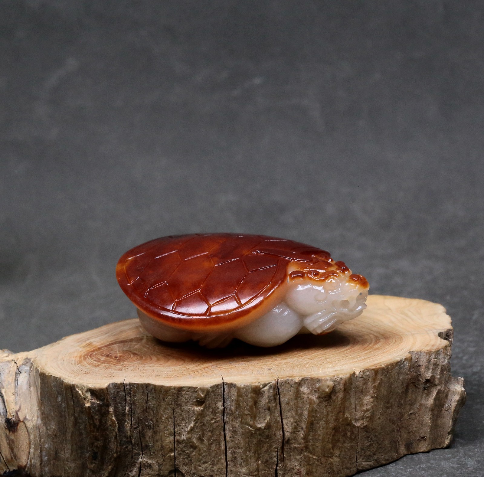 CERTIFIED 100% NATURAL HETIAN JADE PENDANTS~DRAGGON TORTOISE 和田玉籽料原石雕刻，龙龟 100g