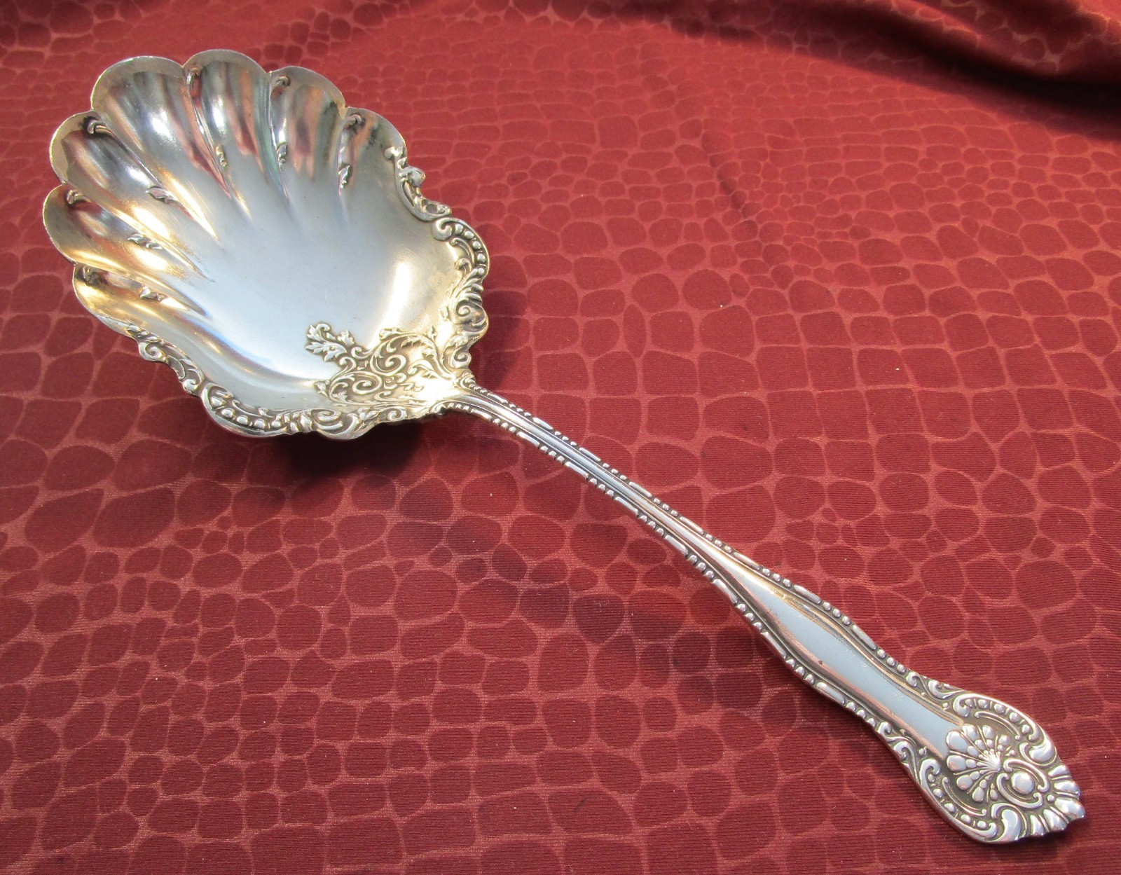 YORK Serving Spoon Rococo Silverplate Fluted Bowl 1900 No Monogram bw