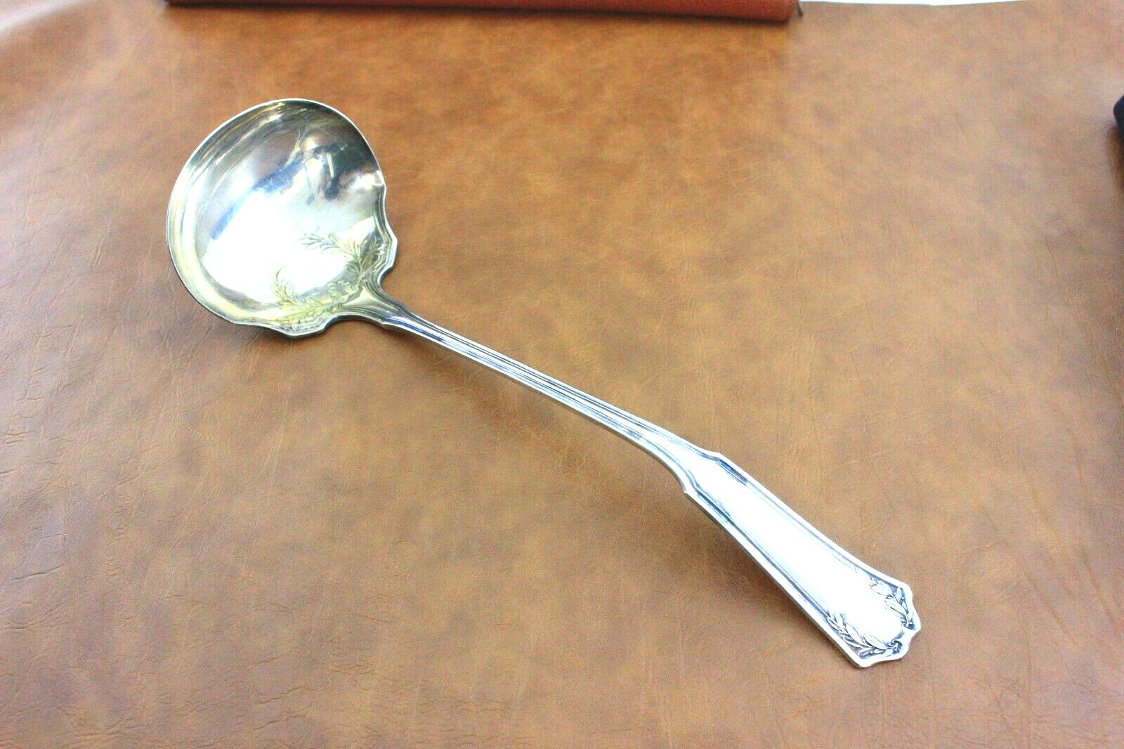LAUREL 1910 Large Soup or Stew Ladle Silver plate No Monogram VERY NICE CONDITIO